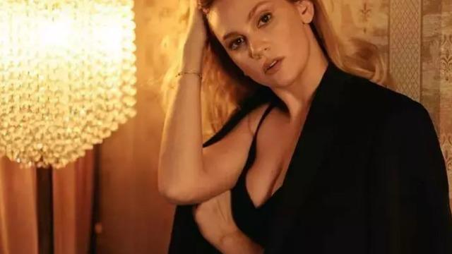Kızılcık Şerbeti'nin Dilruba'sı Farah Zeynep Abdullah'tan 'hayırlı cumalar' paylaşımı