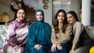 KIZILCIK ŞERBETİ 42. BÖLÜM İZLE! Kızılcık Şerbeti saat kaçta, bu akşam var mı? Son bölüm özeti ve Show TV yayın akışı