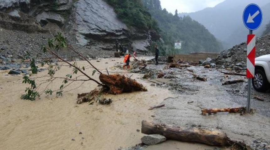 Rize'deki sel ve heyelanda 143 milyon 500 bin liralık bilan&ccedil;o