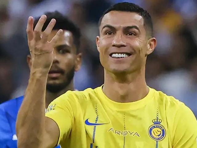 Messi tezahüratlarını duyan Ronaldo'dan tribünlere olay hareket!