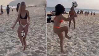 Plajda futbol hünerlerini sergileyen kadınlar mest etti! Bir gören bir daha baktı... Hareketleri görenleri şaşkına çevirdi