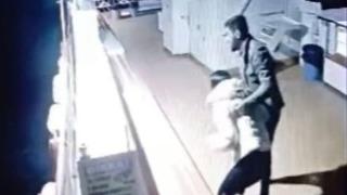 Arkadaşıyla tartışıp kendini feribottan suya attı