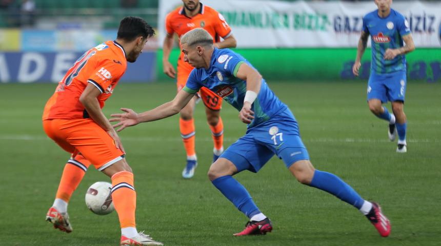 Rizespor, Başakşehir karşısında galibiyete 90+2'de uzandı! 5 gollü maçta Olawoyin son sözü söyledi