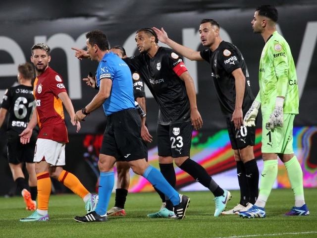 Pendikspor'dan Galatasaray maçı sonrası olay açıklama: "Türk futbolunda kara gece!"