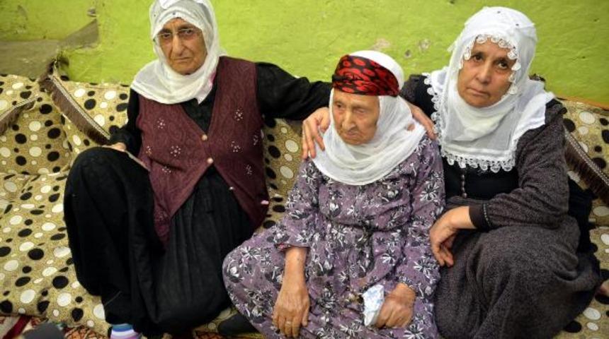 5 kuşaktan 450 torunu bulunan 98&nbsp;yaşındaki kadın, &ouml;ld&uuml;