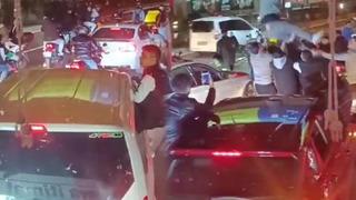 Beşiktaş'ta skandal olay! Araçlarından inen grup caddeyi trafiğe kapattı