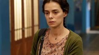 Alina Boz ile evlenen Umut Evirgen’in nikah şahidi olan Özge Özpirinçci düğün tarzıyla dikkat çekti! Sütyensiz haline yorum yağdı