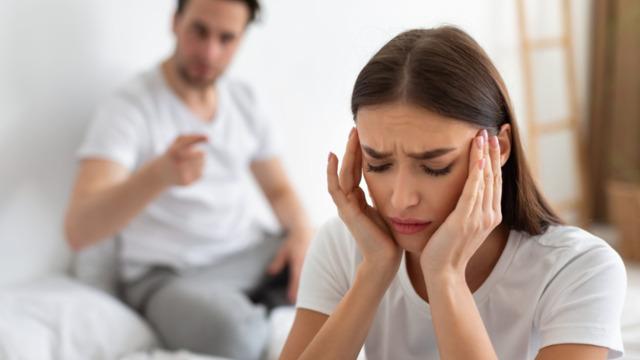 Sevgilinizle sosyal medyada sık paylaşım yapıyorsanız dikkat! Kıskançlığı tetikleyebilir