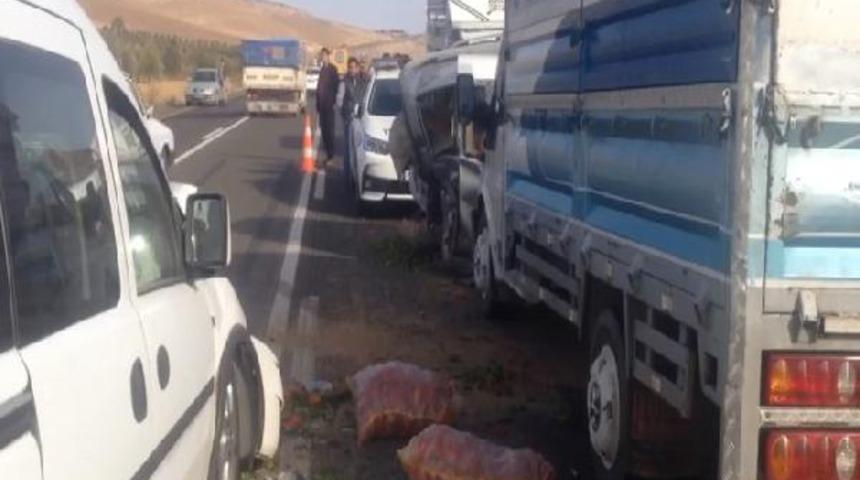 Birecik'te zincirleme kaza: 8 yaralı