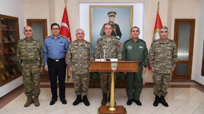 Orgeneral Akar, Elazığ, Tunceli ve Erzincan'da birlikleri denetledi