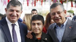 Özgür Özel, yerel seçim için ilk adayını açıkladı! 'Kendisini ikna etmeye çalışıyorum'