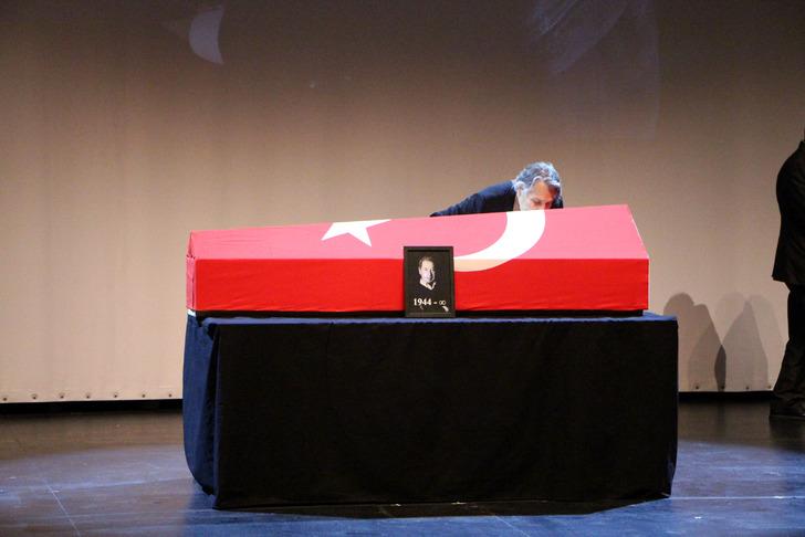 Can Gürzap'a veda! Gözyaşlarını tutamadılar... "Yapacağı çok şey vardı ama gitti" G4