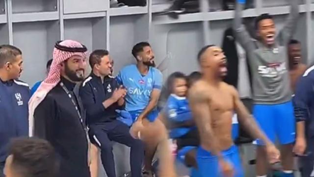 Al Hilal başkanı soyunma odasına indi, oyuncular sevinçten çıldırdı!