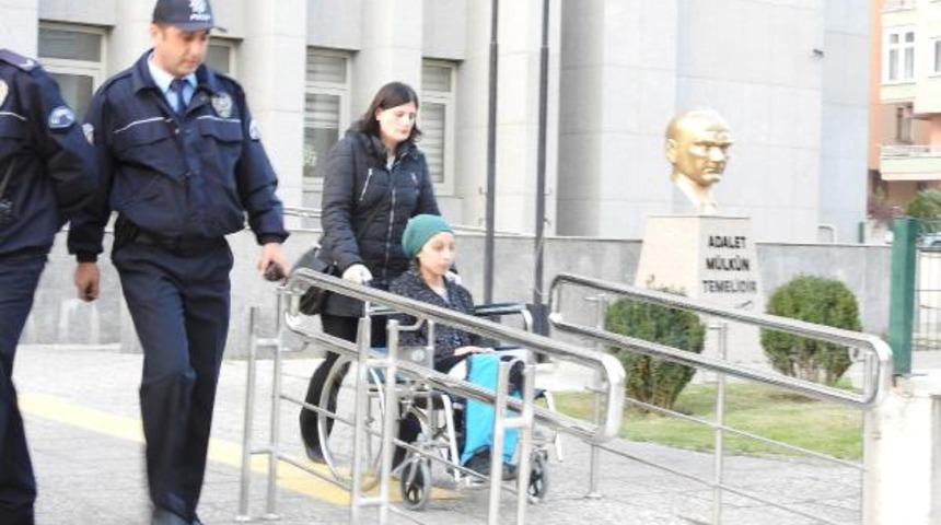 Doğurduğu bebeği pencereden atan gen&ccedil; kadın tutuklandı