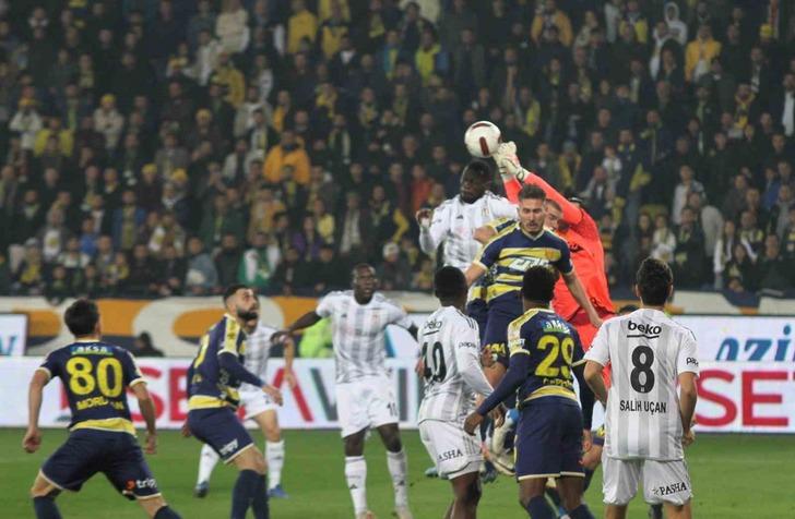 Beşiktaş'ın Ankaragücü beraberliği beraberliği sonrası Erman Toroğlu'dan Rıza Çalımbay sözleri! "Ne zaman alacaklar görevden merak ediyorum" G4