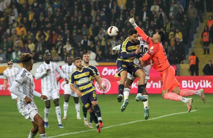 Beşiktaş'ın Ankaragücü beraberliği beraberliği sonrası Erman Toroğlu'dan Rıza Çalımbay sözleri! "Ne zaman alacaklar görevden merak ediyorum" G3