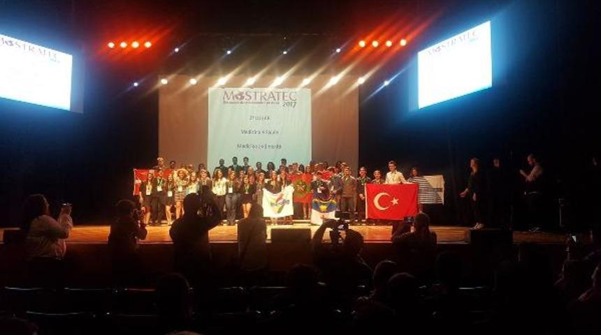 Hemşire annenin idrar desteği sağladığı &lsquo;Akıllı klozet&rsquo; projesi T&uuml;rk gen&ccedil;lere d&uuml;nya ikinciliği getirdi