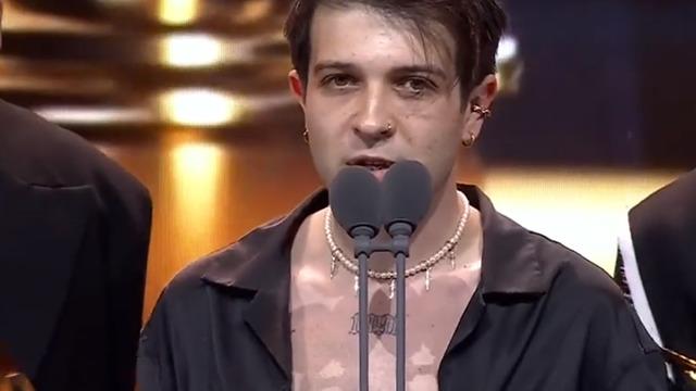 Altın Kelebek'e Madrigal'in bateristi Sanlı Akgül sözleriyle damga vurdu: 'Yeteneklerini bile fark edemeden ölen çocuklar var'