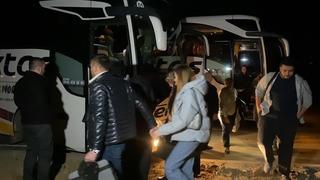 Korku dolu anlar! Seyir halinde yolcu otobüsüne ateş açıldı