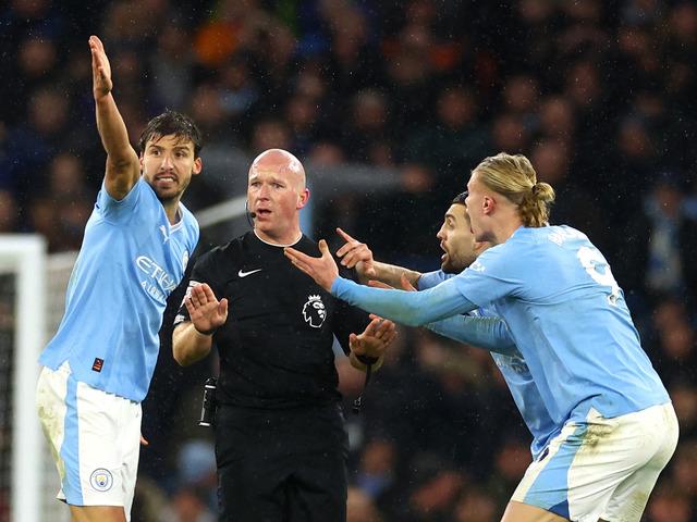 Manchester City-Tottenham maçında hakem skandalı, 6 golün önüne geçti! Avantajı oynatmadı, futbolcular çılgına döndü... Haaland'dan maç sonu küfürlü paylaşım