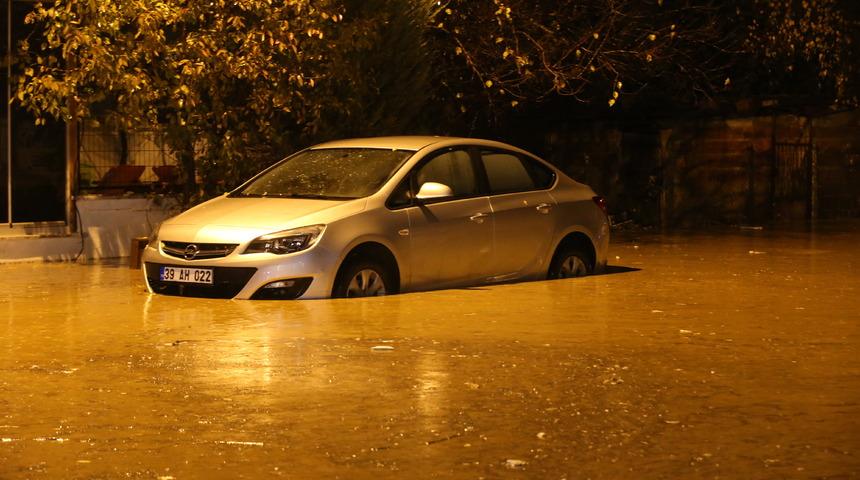 Kırklareli'nde sağanak etkisini artırdı