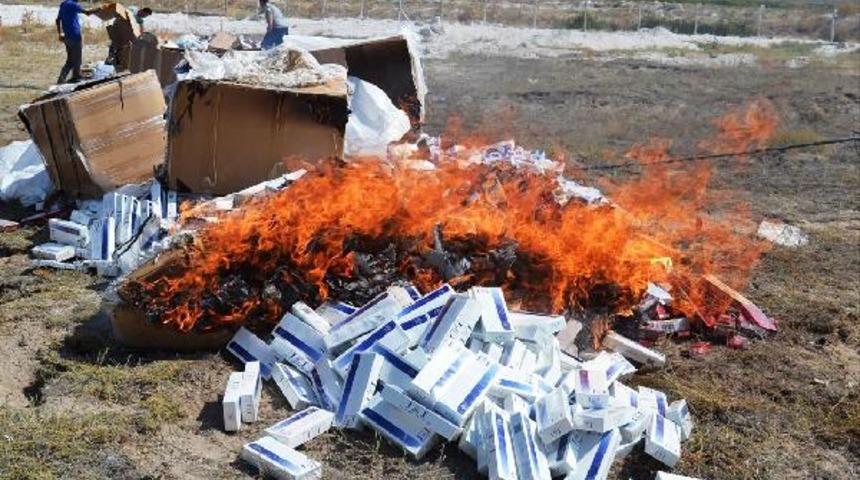 Ka&ccedil;ak sigaralar, yakılarak imha edildi