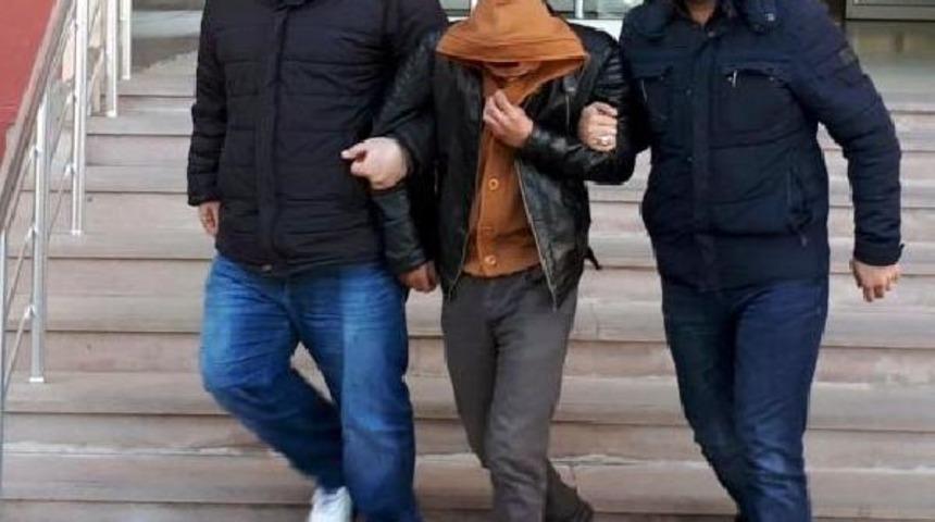 Otomobilden hırsızlık yapan ş&uuml;pheli yakalandı