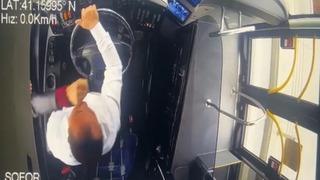 İETT şoförüne saldırı kamerada! 'Plajda yürür gibi yürümeyin' deyince ortalık karıştı