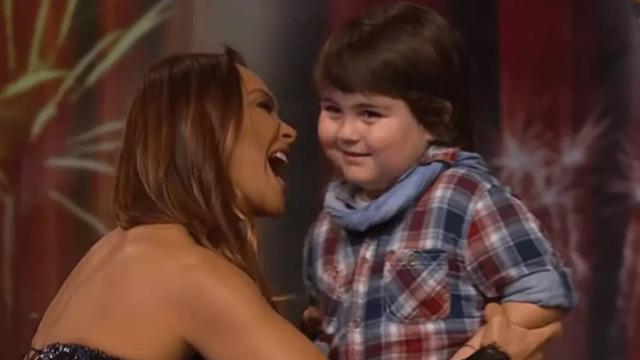 Hülya Avşar masaya çıkarıp poposunu ısırmıştı! Yetenek Sizsiniz'in minik Baha'sı büyüdü, kocaman oldu! Son haline yorum yağdı