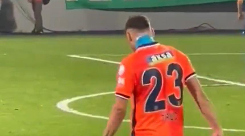 Deniz Türüç'ün saha içinde yaptığı hareketler izleyenleri korkuttu! Hastalığı mı var?