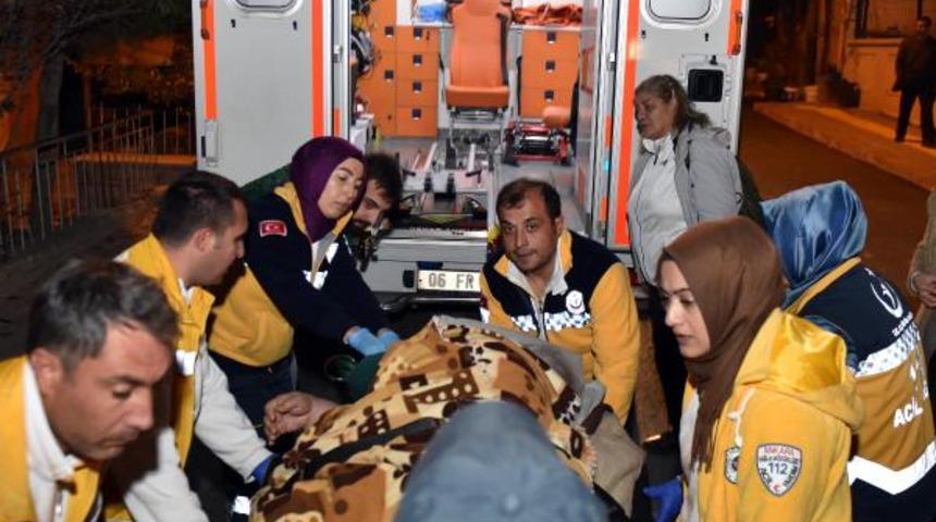 Obezite hastası, itfaiyenin yardımıyla evden &ccedil;ıkarılarak hastaneye g&ouml;t&uuml;r&uuml;ld&uuml;