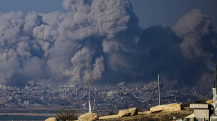 İsrail bu sefer de okulları vurdu! En az 50 kişi &ouml;ld&uuml;