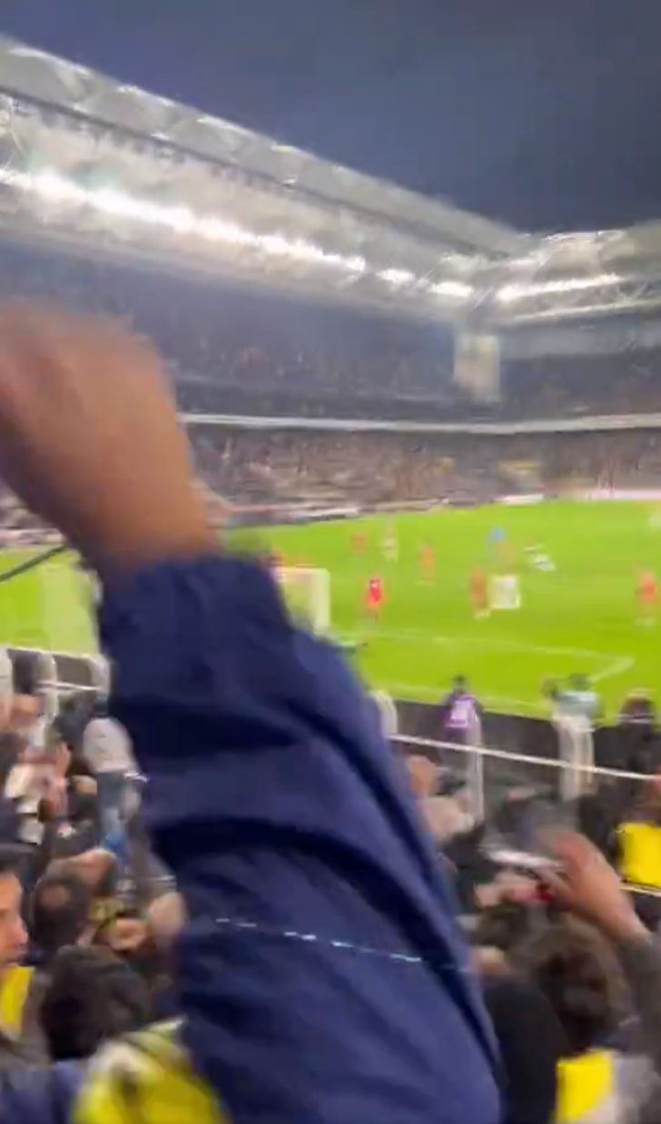 İrfan Can Kahveci'den kaleciyi çaresiz bırakan gol! Tekrar tekrar izleniyor... G5