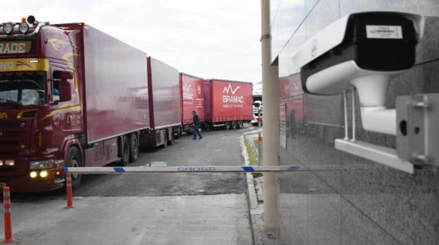 G&uuml;mr&uuml;klerde 'plaka okuma' sistemi devreye girdi