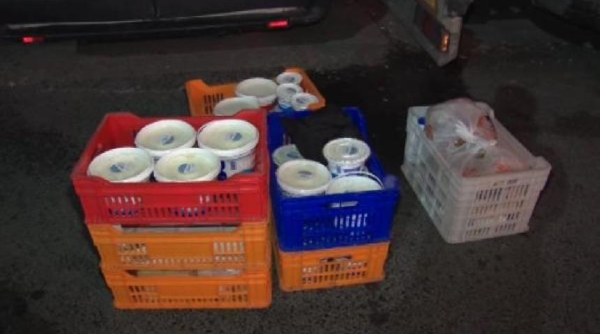 Alev alev yanan aracın s&uuml;r&uuml;c&uuml;s&uuml; kendisini son anda dışarı attı