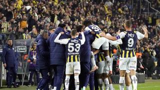 Fenerbahçe, Sivasspor karşısında farklı kazandı! Karşılaşmadan 4-1'lik skorla ayrılan sarı-lacivertliler liderliği geri aldı