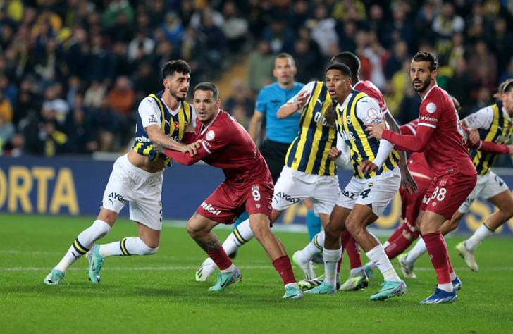 Sivasspor futbolcusu Caner Osmanpaşa'dan Fenerbahçe maçı sonrası zehir zemberek sözler! ''Bizim ekmek paramız yok mu?  Dün Pendik'e de aynısı yapıldı'' G5