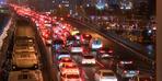 İstanbul'da yağışlı havayla birlikte trafik kilitlendi! 