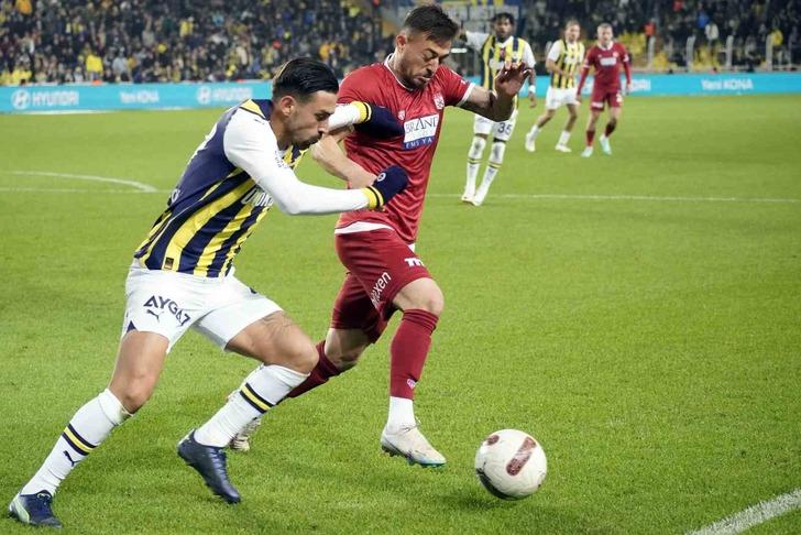 Sivasspor futbolcusu Caner Osmanpaşa'dan Fenerbahçe maçı sonrası zehir zemberek sözler! ''Bizim ekmek paramız yok mu?  Dün Pendik'e de aynısı yapıldı'' G2