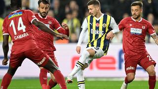 Sivasspor futbolcusu Caner Osmanpaşa'dan Fenerbahçe maçı sonrası zehir zemberek sözler! ''Bizim ekmek paramız yok mu?  Dün Pendik'e de aynısı yapıldı''