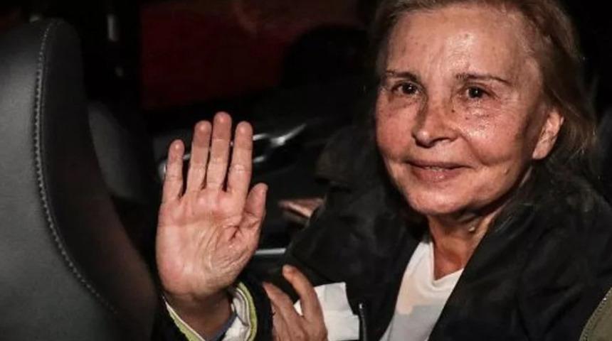 Son dakika: Gazeteci Nazlı Ilıcak yeniden cezaevine girdi!