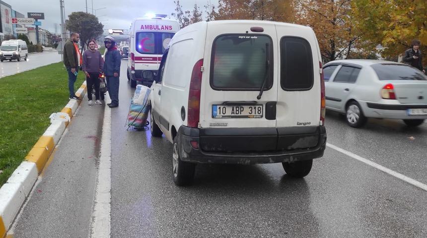 Balıkesir'de hafif ticari aracın çarptığı yaya hayatını kaybetti