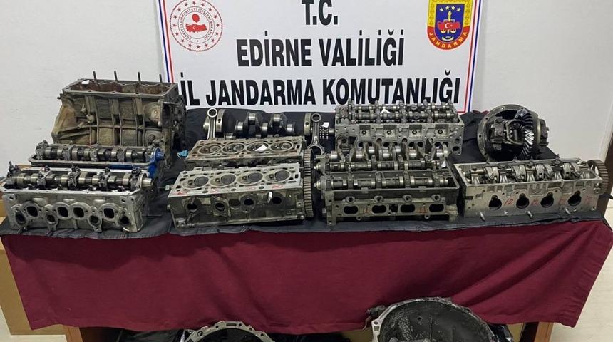 Jandarmadan ka&ccedil;ak&ccedil;ılık operasyonu