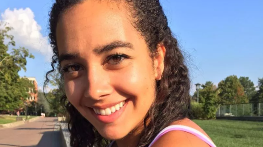 Öğretmen öğrencisiyle arabada cinsel birliktelik yaşarken veli tarafından basıldı! Çocuğunu fark eden anne durumu polise haber verdi