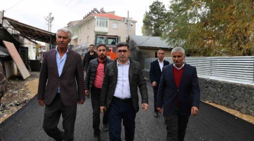 Varto'da hendeklerin kazıldığı, bombaların patlatıldığı &ccedil;ukurlar asfaltla kaplandı