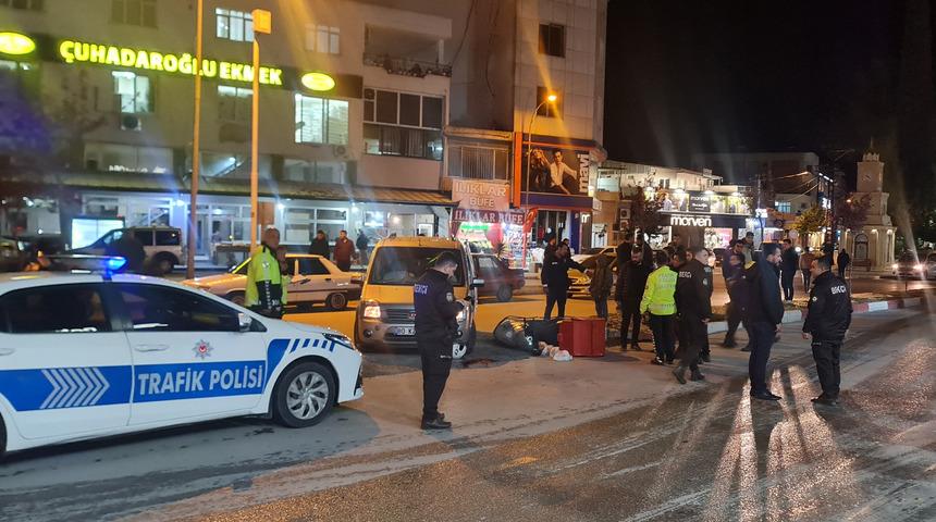 Osmaniye'de hafif ticari araçla çarpışan motosikletteki sürücü öldü