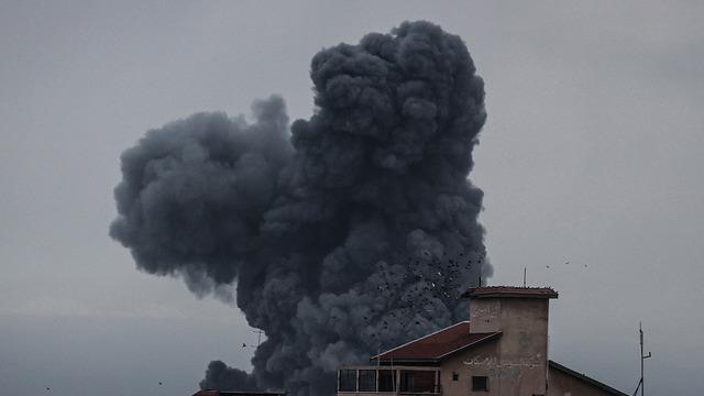 SON DAKİKA | İsrail Han Yunus kenti ile Nuseyrat Mülteci Kampı'na saldırdı: En az 50 kişi öldü