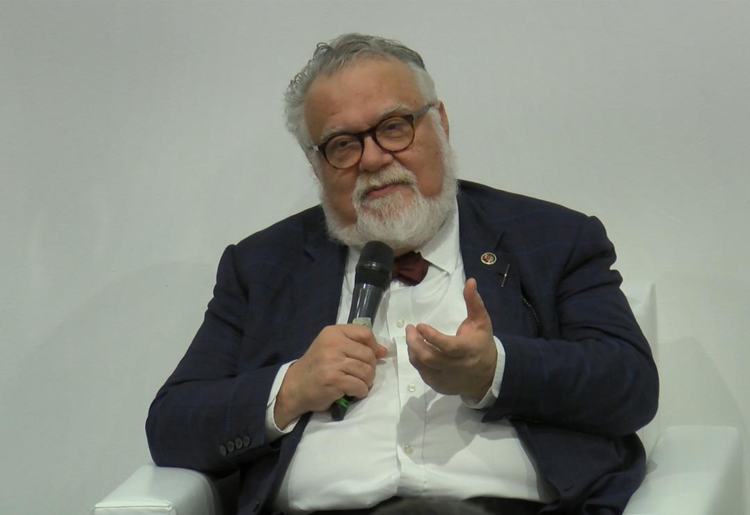 'Sivri akıllıları rahatsız eden nedir' Prof. Dr. Celal Şeng&ouml;r'den panelde dikkat &ccedil;eken s&ouml;zler 'Zır cahil grubu, kovun bunları'