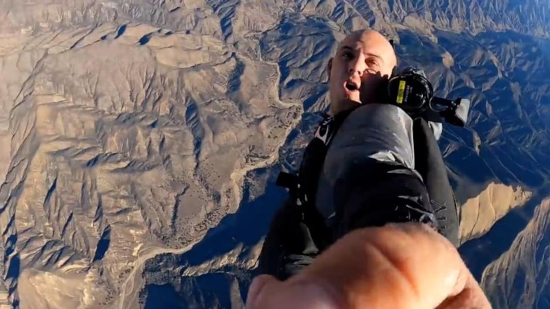 B&ouml;yle kurgu ne g&ouml;r&uuml;ld&uuml; ne de duyuldu! Daha fazla izlenme i&ccedil;in bilin&ccedil;li u&ccedil;ak kazası yapan YouTuber'a ceza: 6 ay hapis cezası