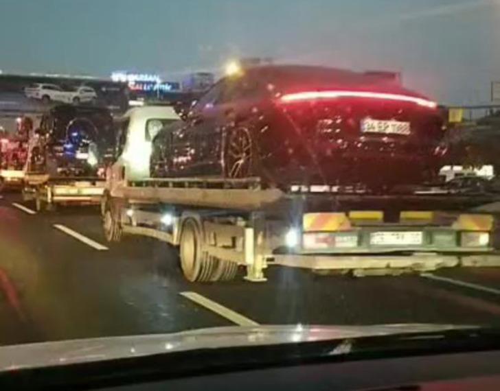 Trafikteki konvoyu görenler şaşırdı! Dilan ve Engin Polat'ın lüks araçları 'günlük otopark ücreti' nedeniyle TMSF'ye çekildi!